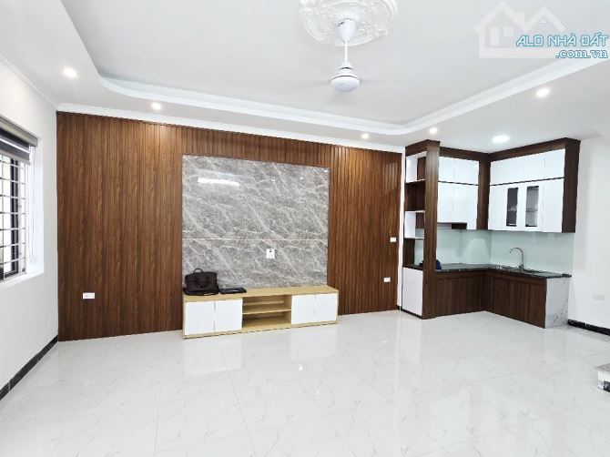 🔥 NH.À ĐẸP 5 TẦNG x 45m -NGỌC TRÌ- THẠCH BÀN – LÔ GÓC – 2 MẶT THOÁNG