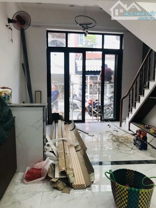Số kiệt Nhưng Nhà Mặt Tiền đường nhựa 5m5 có lề 2 bên, giá trung tâm siêu rẻ - 1