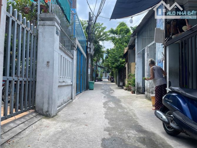 Bán lô đất tặng nhà cấp 4 kiệt nhựa ô tô gần 6m, sát đường Bùi Tá Hán - 1