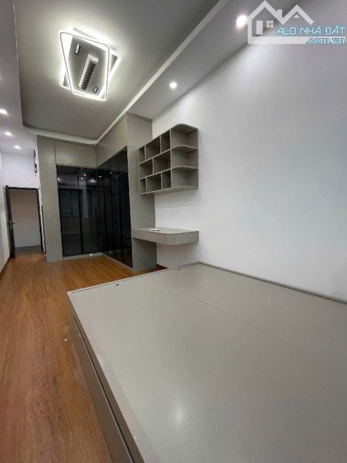 BÁN NHÀ 25M2 THỊNH QUANG ĐỐNG ĐA 5 TẦNG NGÕ THÔNG 10M RA Ô TÔ DỪNG ĐỖ - 1