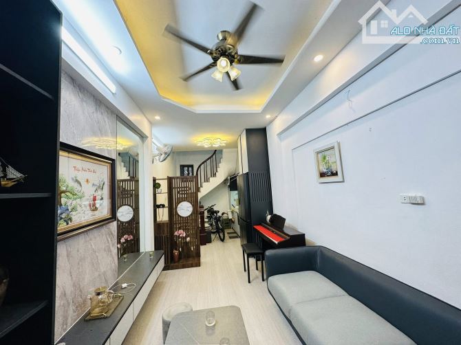 Bán nhà ngõ 285 Đội Cấn  quận Ba Đình - Sổ đỏ 32m2 - nhà 5 tầng - giá chào 8,5 Tỷ - 1