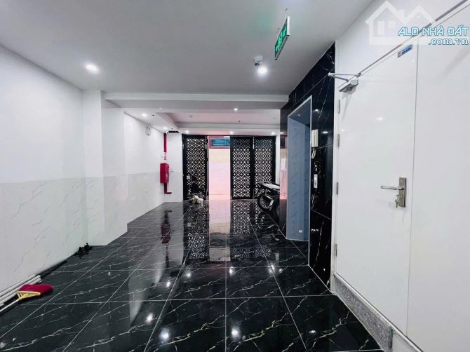 Toà CCMN phân lô lô góc, DT 1,3 tỷ/năm, trước nhà 3m, 20m ra MP, DT 75m2, MT 6,4m, 18,9 tỷ - 1