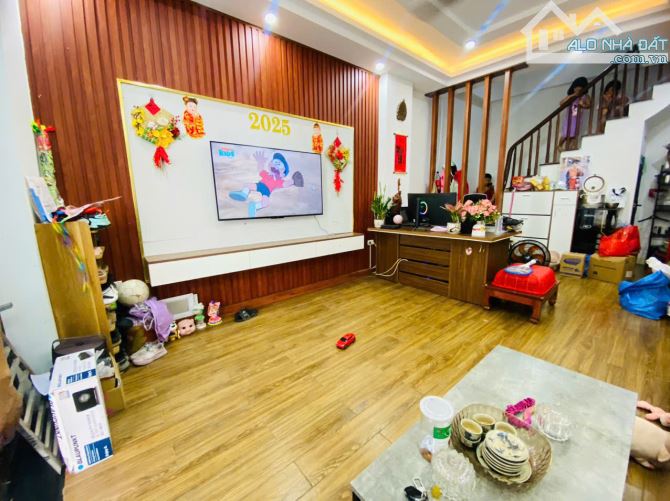 BÁN NHÀ 5 TẦNG YÊN NGHĨA – 5,4 TỶ – Ô TÔ ĐỖ CỬA – VỊ TRÍ ĐẸP - 1