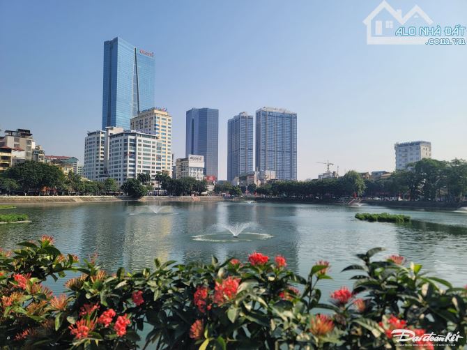 Bán nhà Kim Mã lô góc 3 mặt thoáng, ngõ ô tô cách phố 15m, DT 215m2, MT 8m, giá 280tr/m2 - 1