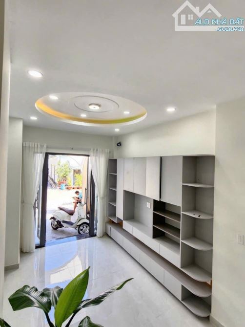 KẸT TIỀN BÁN GẤP NHÀ 3 TẦNG KHÔNG CÓ CĂN THỨ HAI - 1