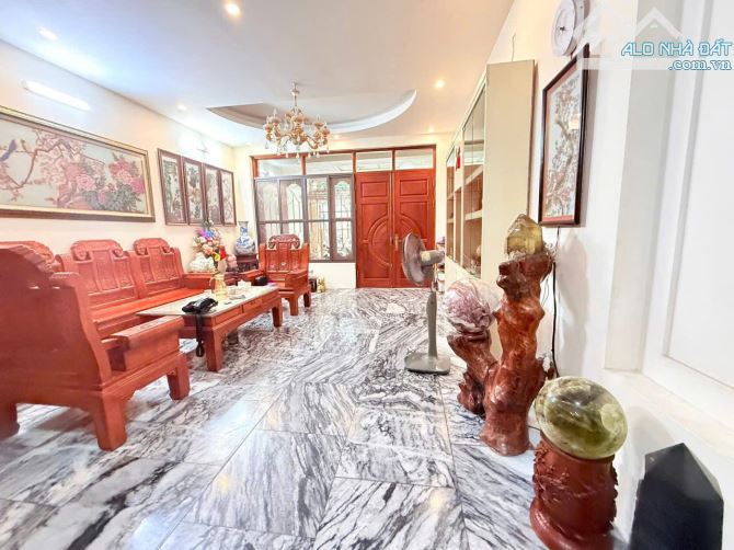 Bán liền kề Văn Quán đường Nguyễn Khuyến,gần hồ Văn Quán, tiện kinh doanh 100m 5t 25 tỷ - 1