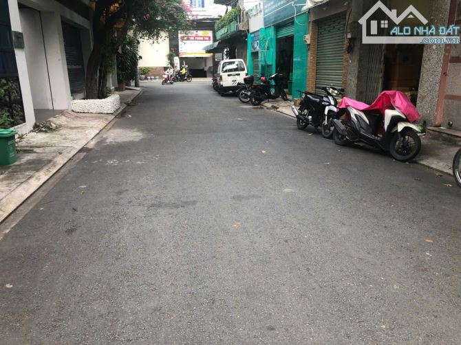 BÁN GẤP TRONG THÁNG - ĐƯỜNG C1 - 5.7m x 50m - 2 TẦNG - 18.5 TỶ - 1