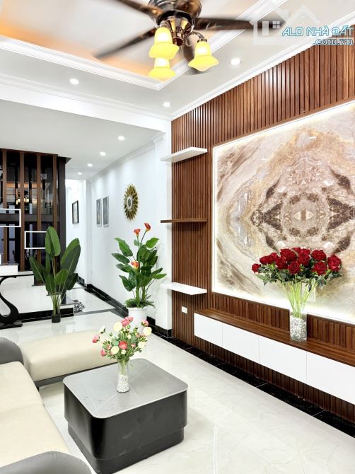 Nhà mới Minh Khai giá rẻ như nhà dân - thang máy, ngõ rộng, 2 thoáng, sổ đẹp nở hậu - 1