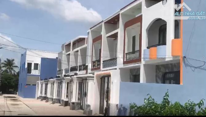 BÁN NHÀ 2 TẦNG 3PN – GẦN CHỢ BÌNH CHÁNH – THIẾT KẾ HIỆN ĐẠI – 150m² – GIÁ 2,5 TỶ  Bán nhà - 1