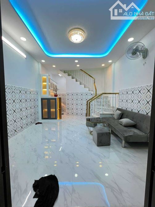 Nhà đẹp bình trị đông chiến lược hẻm xe hơi chỉ nhỉnh 2đ - 1