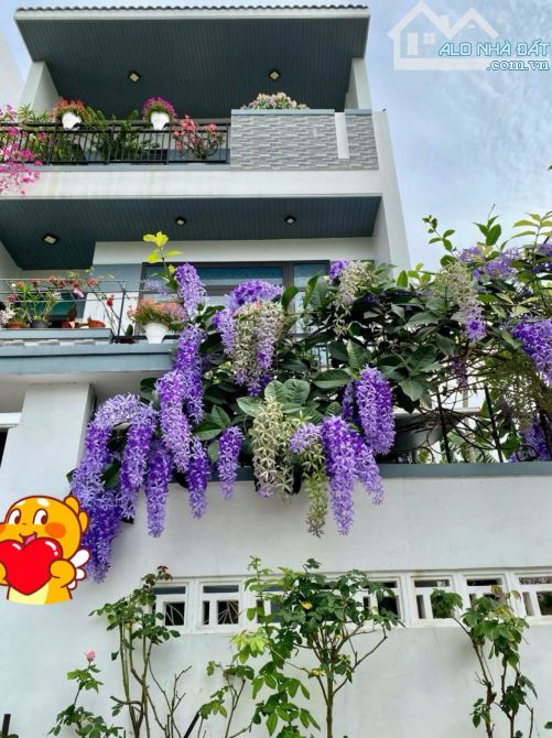 BÁN NHÀ 3 TẦNG MỚI – KHUÊ MỸ ĐÔNG 9 – VIEW CÔNG VIÊN, SÁT LÔ GÓC 	•	Diện tích: 102m² (ngan - 1