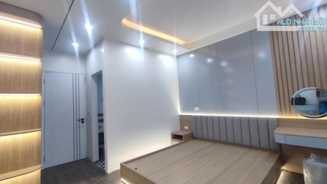Bán nhà Linh Quang 49m2 ngõ nông thang máy giá rẻ 8.6 tỷ - 1