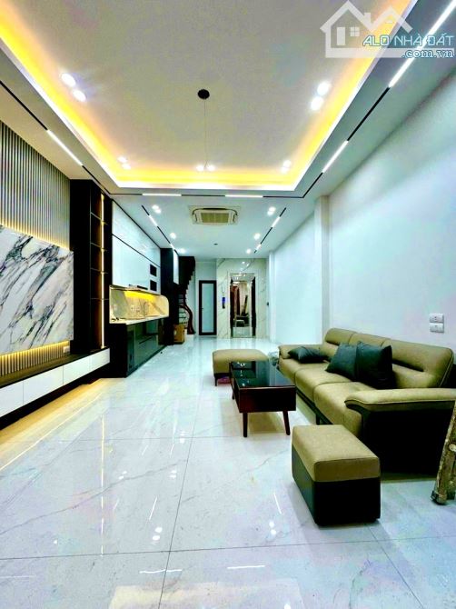 SIÊU PHẦM HAI BÀ TRƯNG - Ô TÔ ĐỖ CÔNG - THANGMÁY NHẬP KHẤU - TIỆN ÍCH BẠT NGÀN - 1