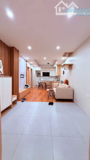 BÁN NHÀ TẬP THỂ NGÕ 120 HOÀNG QUỐC VIỆC, 70M2, TẦNG1, NGÕ Ô TÔ, GIÁ 5.1 TỶ. LH ANH KIỆT - 1