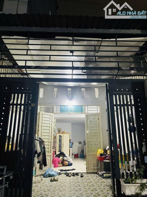 Bán nhà 2 Mặt tiền trước + sau Lê Trọng Tấn, 8x20m, 2 Tầng, chia 4 căn, HĐT 26tr, 10,2 tỷ. - 1
