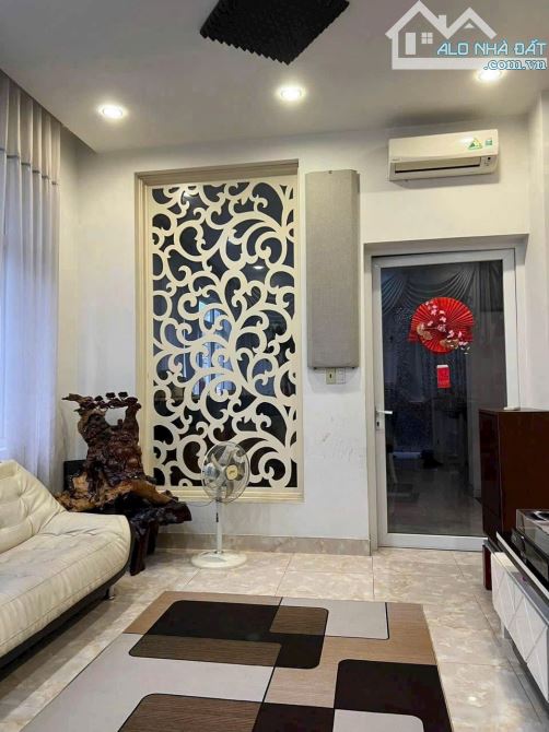 Bán nhà đẹp đường số 2,trường thọ thủ Đức,129m2 giá chỉ 11,7 tỷ, xe hơi ngủ trong nhà - 1