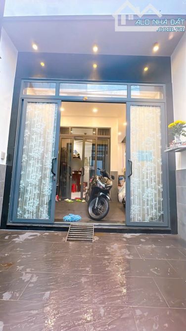 BÁN NHÀ ĐẸP Q4 CHDV 4 TẤM 6PN DT 4*15 NỞ HẬU 6M GIÁ 7TỈ4 HẺM THÔNG GẦN ĐH LUẬT GIÁP Q1 - 1