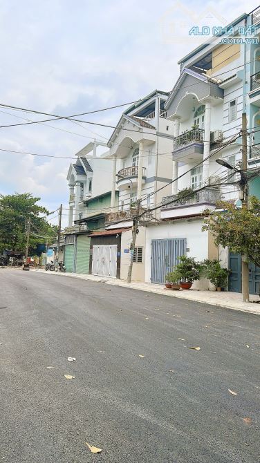 BÁN NHÀ LÔ GÓC 4 TẦNG – HÀNG XÓM QUẬN 7 – MẶT TIỀN HUỲNH THỊ ĐỒNG – NHỈNH 7 TỶ - 1