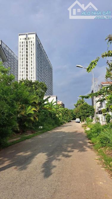 BÁN ĐẤT NỀN BIỆT THỰ – VIEW HỒ – 242m2 - BÌNH CHÁNH  - chỉ 10 ty mầm non - 1