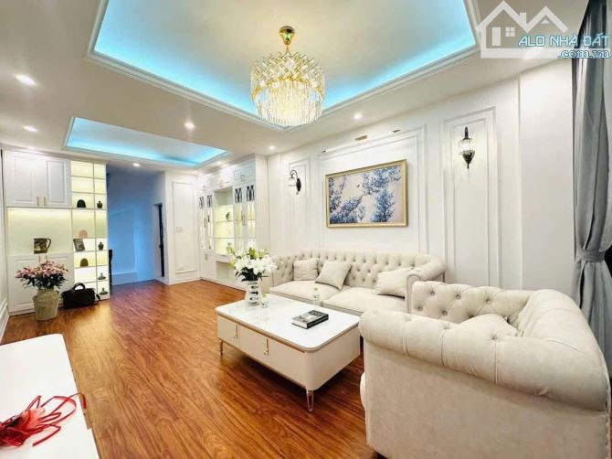5M Ra Ô Tô Đội Cấn, Nhà Đẹp Dân Xây, Full Nội Thất 36m2*5T MT 4.2m Chào 8.5 Tỷ - 1