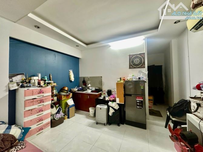 Bán nhà Phú Nhuận - Khu Phan Xích Long - 96m2 mặt tiền - 4 tầng - thu nhập 900tr/năm - 1