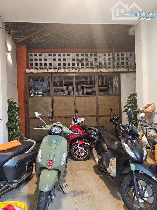 Bán nhà 2 tầng, Hoàng Trọng Mậu, Quận 7. Ngang 8m, ô tô , Nhỉnh 14 tỷ - 1