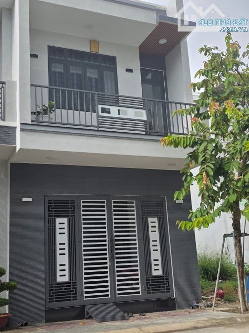 Nhà tâm huyết mới xây- Khu TĐC Đông Hoà C- giá chỉ hơn 5 tỏi - 1