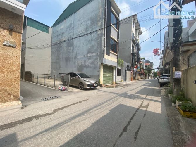 BÁN ĐẤT TẶNG NHÀ CẤP 4 ĐÌA, NAM HỒNG, ĐƯỜNG TRẢI AFPHAN OTO ĐỖ CỬA. - 1