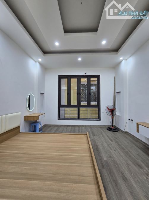 BÁN NHÀ ĐẸP PHỐ VŨ TÔNG PHAN - FULL NỘI THẤT - NGÕ THÔNG - 20M RA MẶT PHỐ - GIÁ 9,3 TỶ. - 1