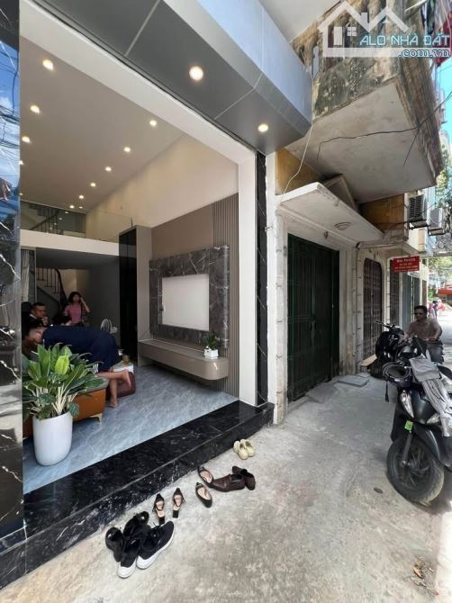 Bán gấp Thịnh Quang 30m2, 4T 3 ngủ thoáng, nhà mới ở ngay, ngõ thông - 1