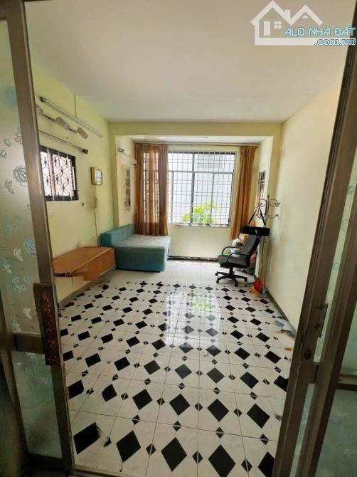 Bà Hạt - Quận 10 -56m2 - Ngang hơn 6 - hẻm ô tô - 8 phòng - vừa ở vừa cho thuê gần 20tr/th - 1