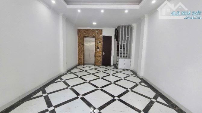 Nam Từ Liêm 45m2*6 Thang máy, Gara ô tô Lô góc, Nhà mới, Ngõ thông, Hơn 9 tỷ. - 1