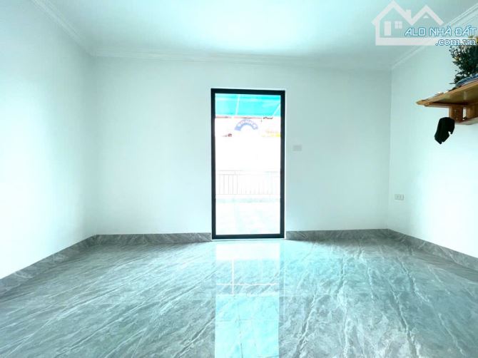 NHÀ LÔ GÓC ĐẸP NHẤT CẦU GIẤY - SỔ ĐỎ CHÍNH CHỦ - GIAO DỊCH NGAY - 1