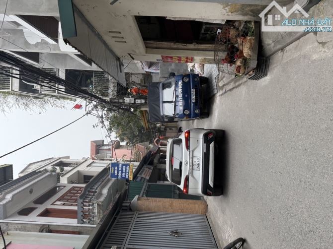SIÊU PHẨM NGUYỄN VĂN CỪ - 6 TẦNG THANG MÁY , GARA Ô TÔ - DT 74 M2 - GIÁ 18,5 TỶ - 12