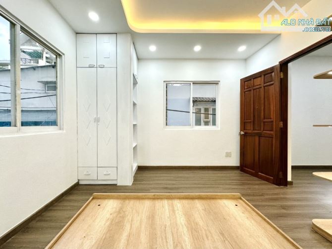 BÁN NHÀ HẺM Ô TÔ NGUYỄN ĐÌNH CHÍNH, 56M2, 3 TẦNG, BTCT, 5PN, GIÁ CHỈ 12.9 TỶ - 12