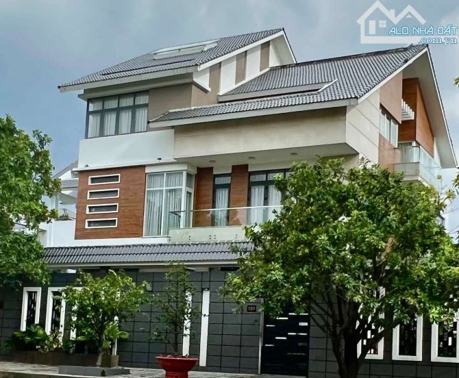 GIẢM SÂU 8 TỶ - BIẾT THỰ CHÂU ÂU - KIẾN TRÚC KIỂU MỸ- THẠNH XUÂN Q12 - 8