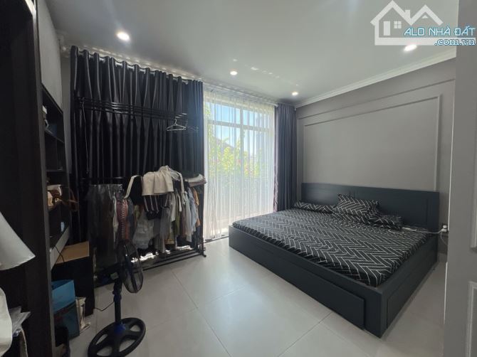 Biệt thự ngang 12m 135m2 An Lạc Bình Tân, sân đậu oto, gần MT, dân trí cao, nhỉnh 9 tỷ TL - 13