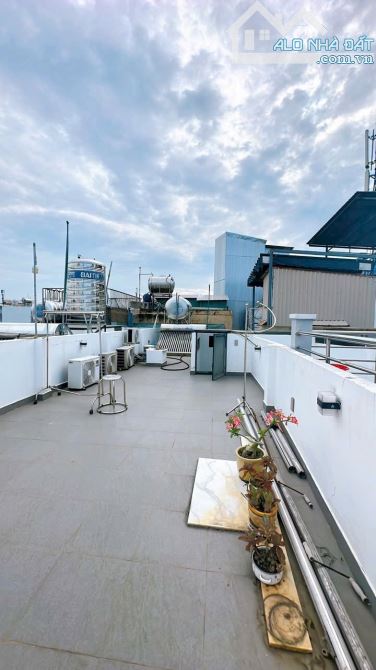 BÁN NHÀ ĐẸP Q4 CHDV 4 TẤM 6PN DT 4*15 NỞ HẬU 6M GIÁ 7TỈ4 HẺM THÔNG GẦN ĐH LUẬT GIÁP Q1 - 13