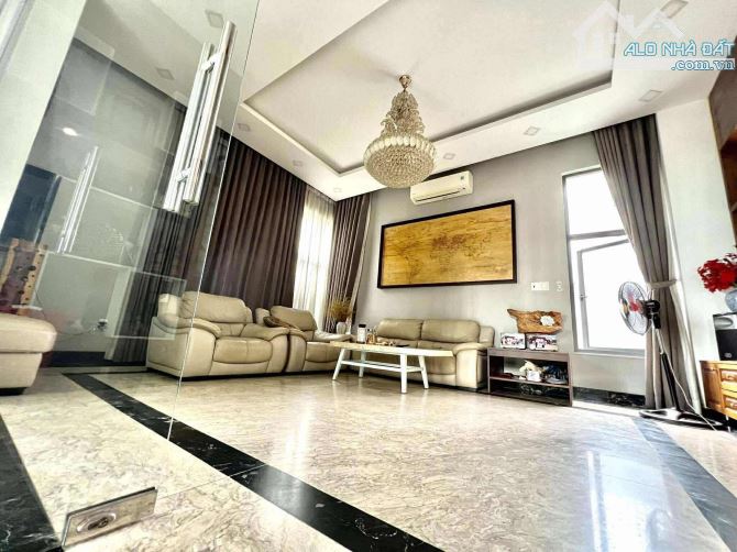 GIẢM SÂU 8 TỶ - BIẾT THỰ CHÂU ÂU - KIẾN TRÚC KIỂU MỸ- THẠNH XUÂN Q12 - 9