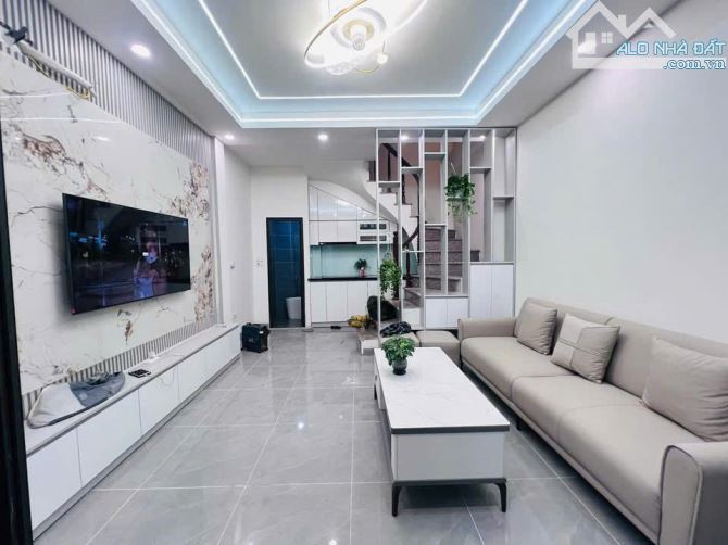 BÁN NHÀ ĐẸP – VỊ TRÍ ĐẮC ĐỊA TRUNG TÂM CẦU GIẤY – FULL NỘI THẤT CAO CẤP - 2