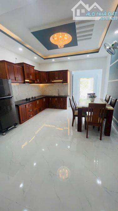 Bán nhà phố mới 3 tầng – Đường xe hơi 6m – TT Nhà Bè – Liền kề Q7 – Full nội thất cao cấp - 2