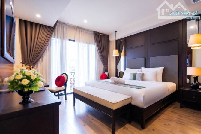 Bán nhà Mặt Phố Mã Mây, DT 90m x 7 tầng, mặt tiền 4.4m, dòng tiền 2.4 tỷ/năm, 122 tỷ - 2