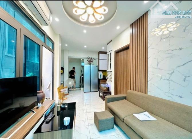 BÁN NHÀ LÔ GÓC MẶT PHỐ – XÃ ĐÀN – NGÃ SÁU Ô CHỢ DỪA – ĐỐNG ĐA - KINH DOANH CỰC TỐT - 2