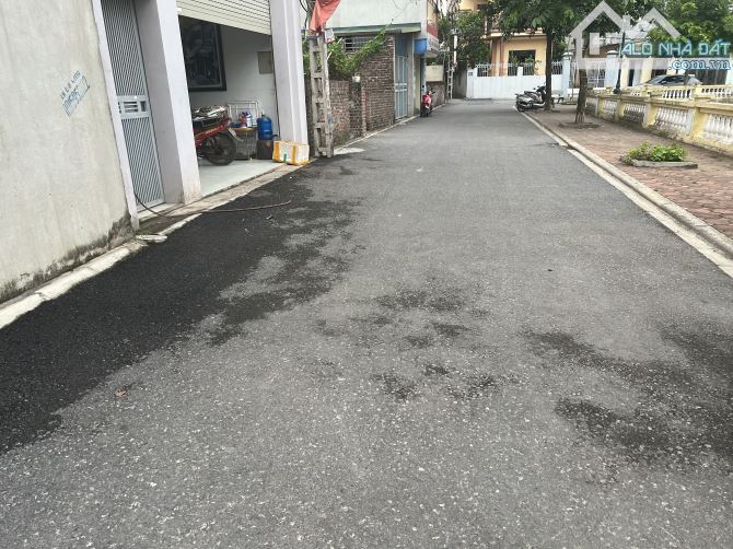 BÁN ĐẤT TẶNG NHÀ CẤP 4 MẶT HỒ NHUẾ, KIM CHUNG, ĐÔNG ANH. ĐƯỜNG THÔNG, OTO TRÁNH,KINH DOANH - 2