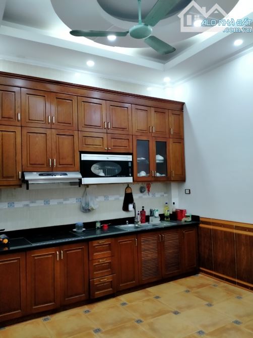 Cho thuê nhà Đội Cấn – Ba Đình DT 75m x 4 tầng, ngõ ôtô, nở hậu giá 18tr/th - 2