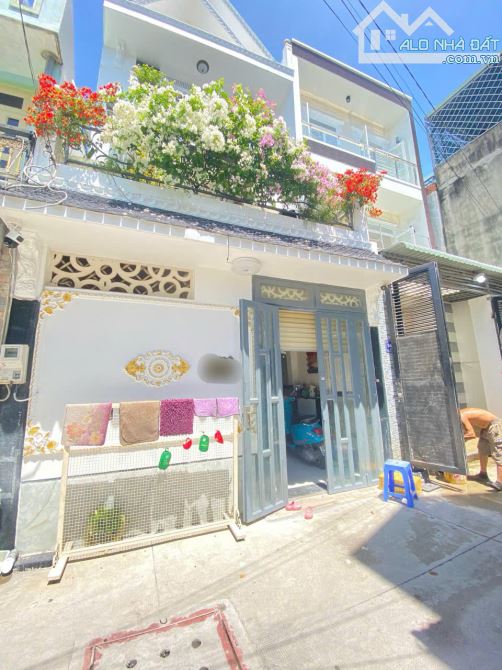BÁN NHÀ TÂN THỚI HIỆP QUẬN 12 - 3 TẦNG 4 PHÒNG 55M2 HẺM XE HƠI - 4 Tỉ - GẦN TRƯƠNG THỊ HOA - 2