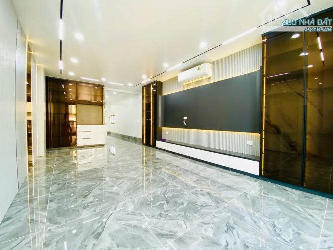 Bán Nhà Phân Lô Phố Hoàng Cầu 60m x 7 Tầng MT 5m Thang Máy Gần Công Viên K/D Vp 32 Tỷ - 2