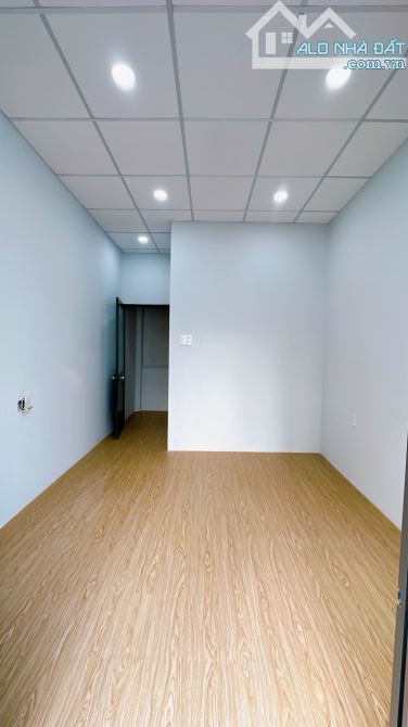 BÁN NHÀ HÀNG HIẾM 5 TẤM Q4 GÓC 2 MẶT TIỀN ĐƯỜNG XE HƠI ĐỖ CỬA GIÁ 7TỈ5 GIÁP Q1 KHU ĐỒNG BỘ - 2