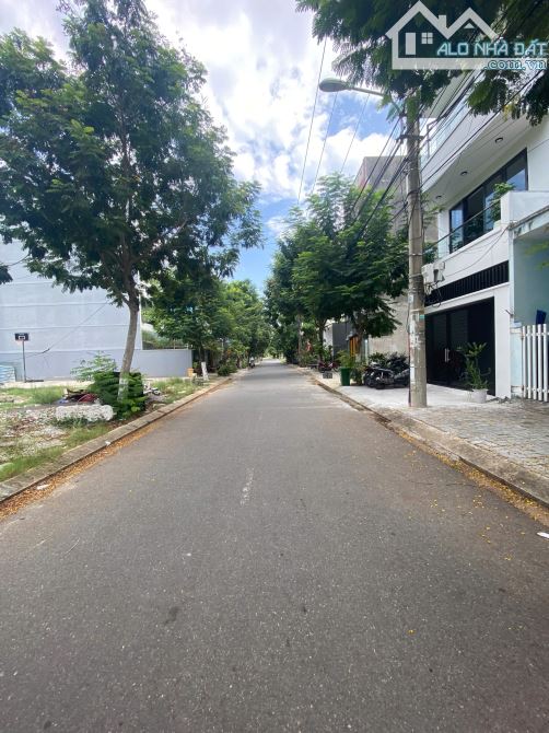 Bán lô đường NGUYỄN NGHIỄM hướng Đông , sát bãi tắm Non Nước , giá 4ty150 có bớt - 2