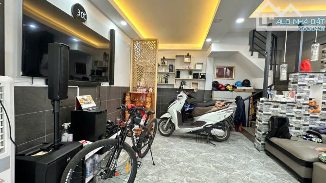 Bán nhà 108 Trần Quang Diệu, Q3 -  30 m2 - 05 tầng – 6.9 tỷ - 2
